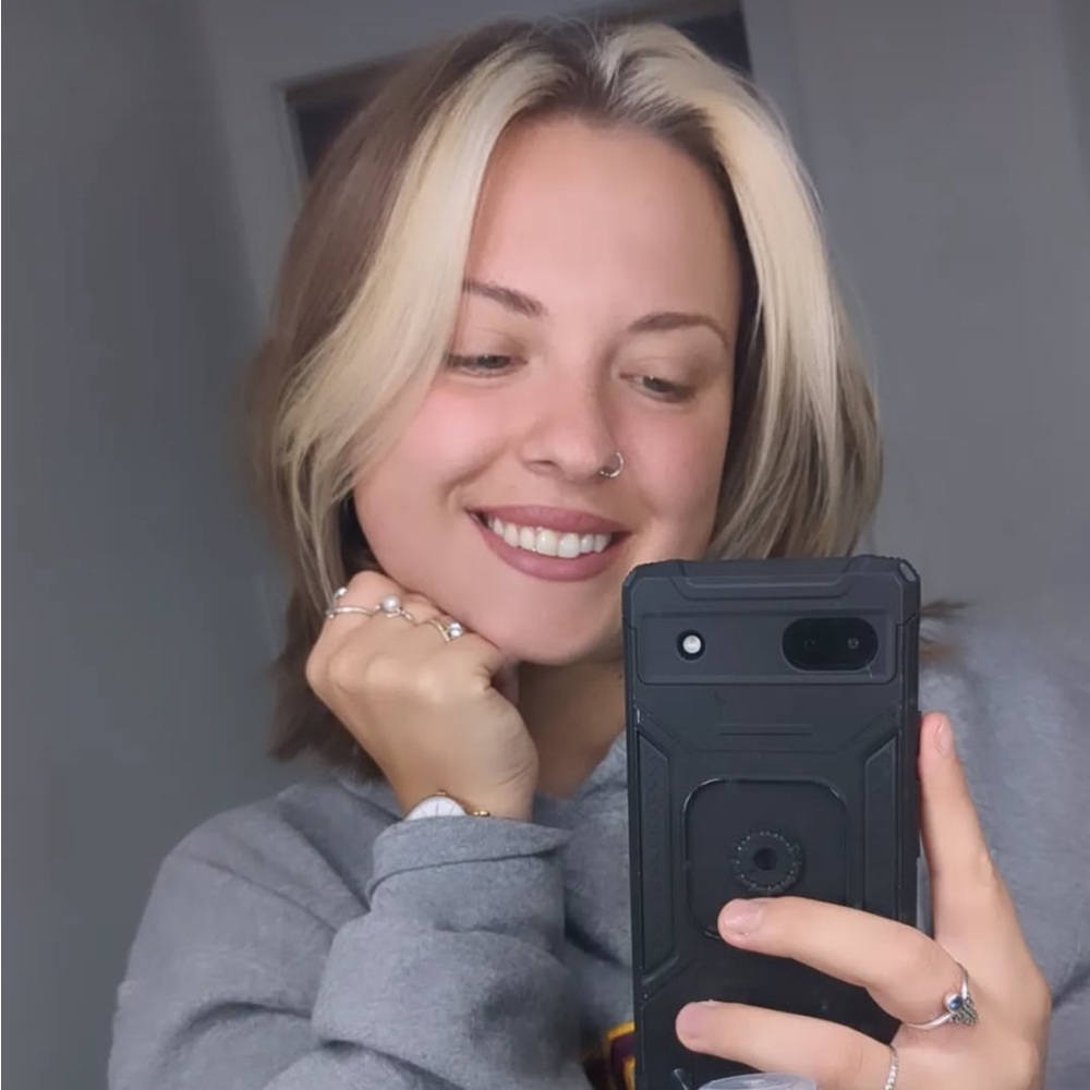 Meet your Posher, Evelyn